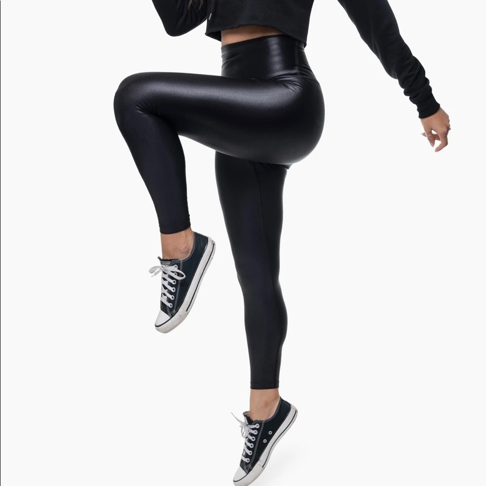 Belly Bandit Cire Smoothing Leggings Black Size Small